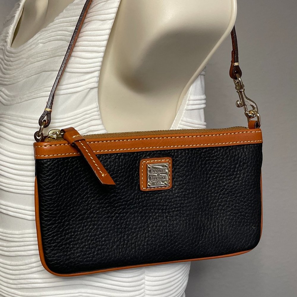 Dooney & Bourke Women's Wallet Pebble Zipper Leather Clutch